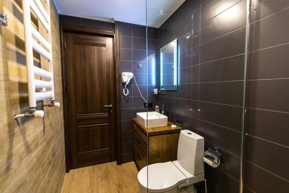 3Br Apt W Huge Terrace & Magnificent Views Тбилиси Экстерьер фото