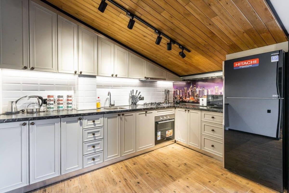 3Br Apt W Huge Terrace & Magnificent Views Тбилиси Экстерьер фото